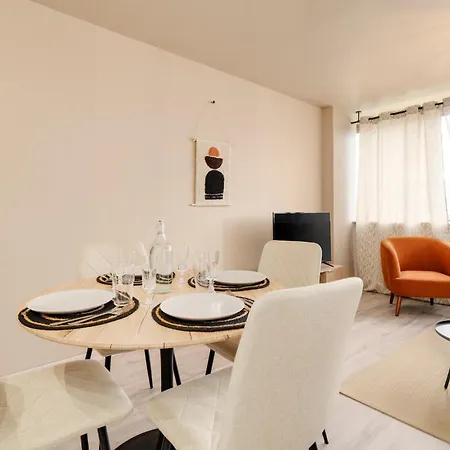 דירה L'elegance Du Centre - Gare Congres - Parking - T3